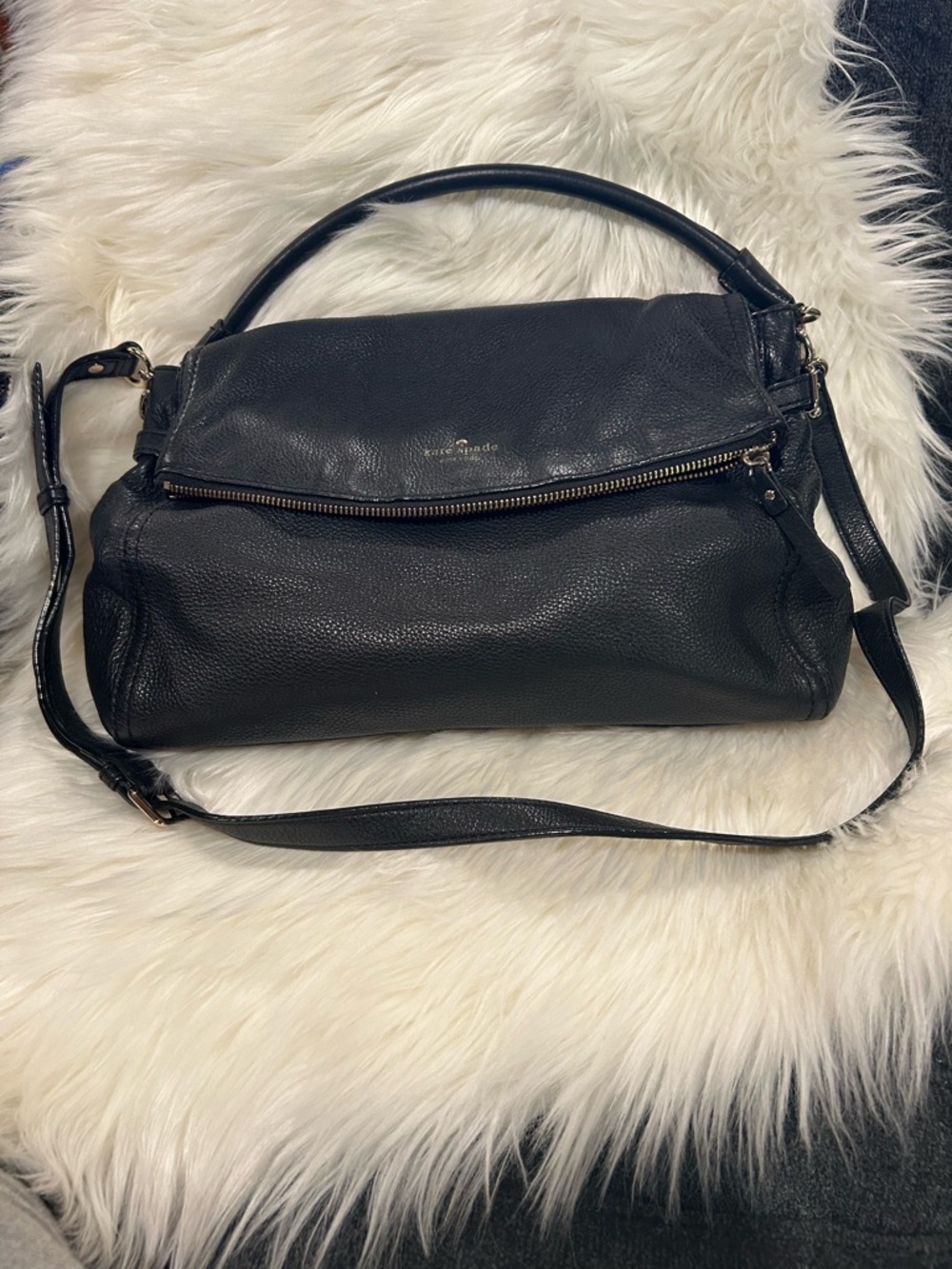 kate spade Black Pebbled Leather Convertible Shoulder Bag with Zip Detail